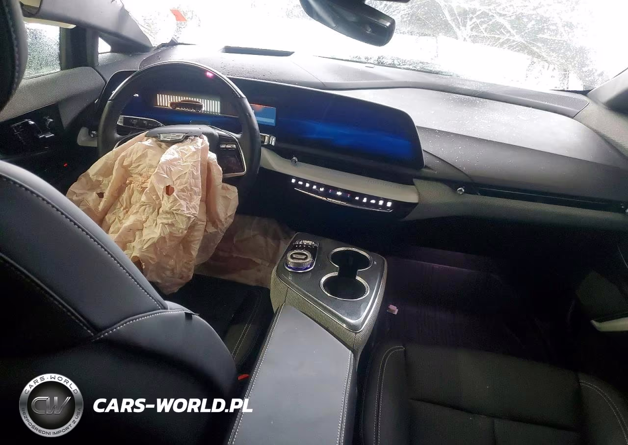 2025 Cadillac Optiq Luxury VIN:3GYK3DMR5SS266717 - 8