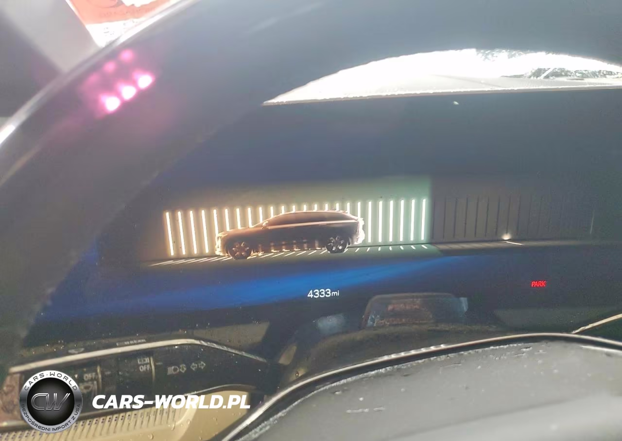 2025 Cadillac Optiq Luxury VIN:3GYK3DMR5SS266717 - 9