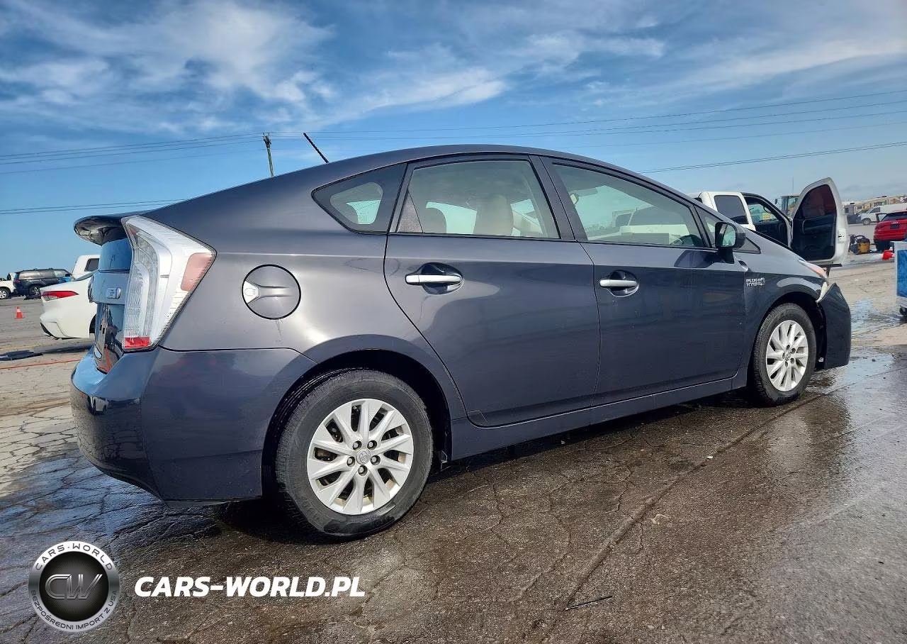 2013 Toyota Prius Plug-In Hybrid Base VIN:JTDKN3DP5D3044115 - 3