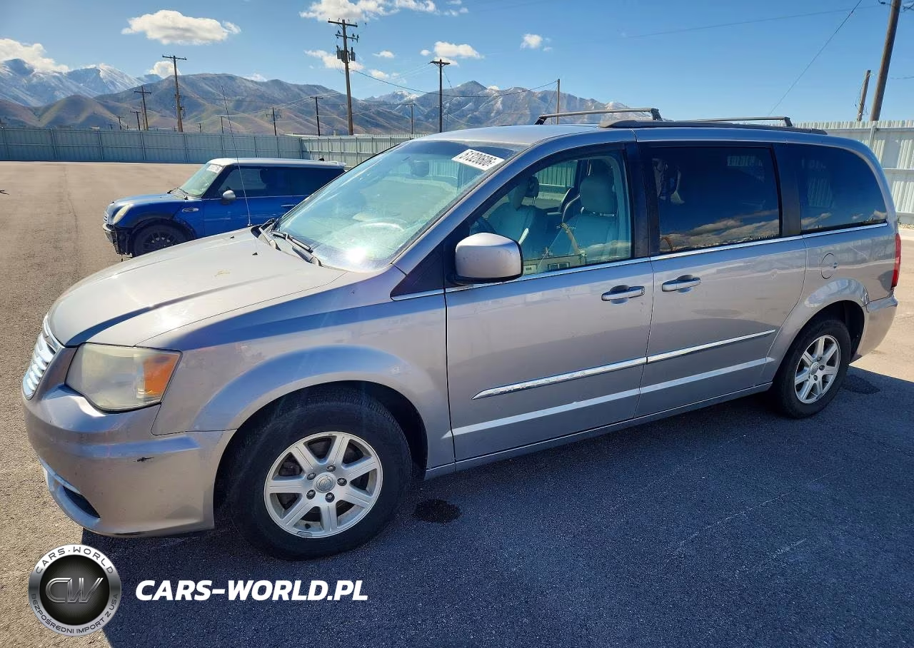 2013 Chrysler Town & Country Touring