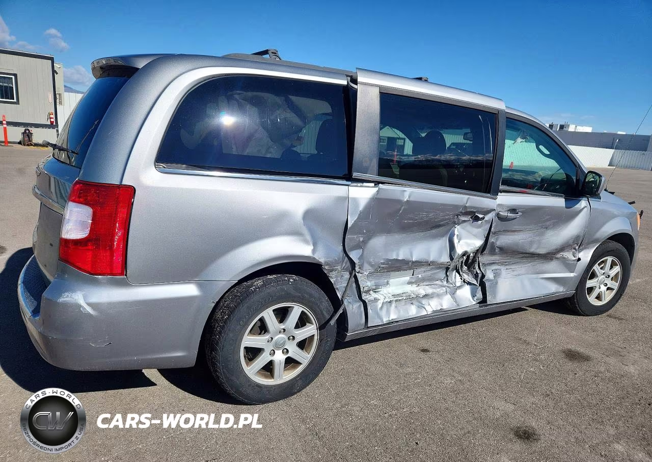 2013 Chrysler Town & Country Touring VIN:2C4RC1BGXDR556472 - 3