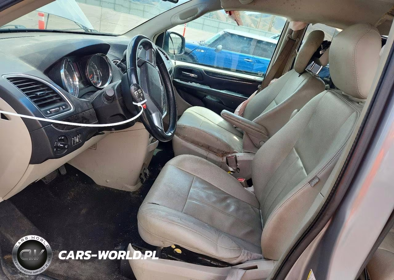 2013 Chrysler Town & Country Touring VIN:2C4RC1BGXDR556472 - 7