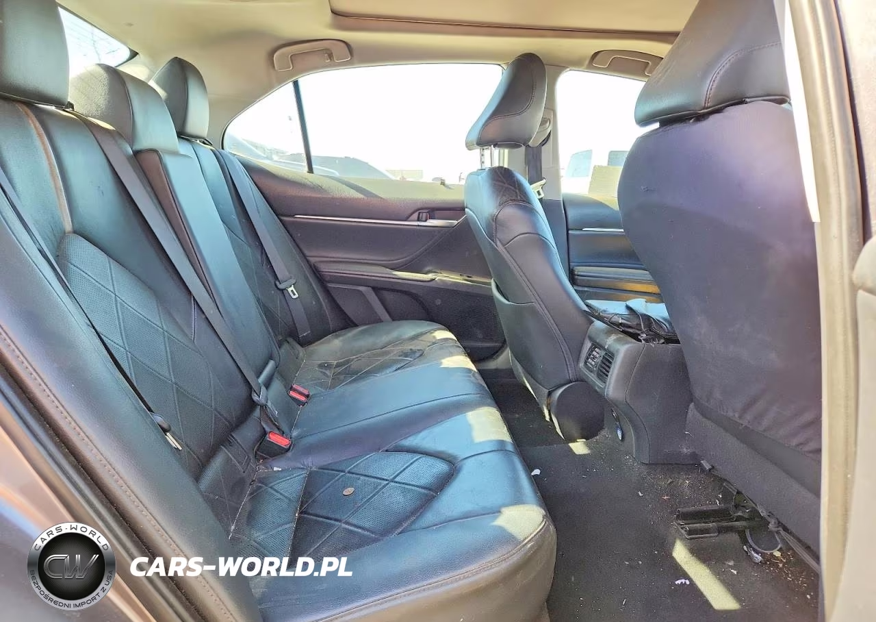 2018 Toyota Camry Xle VIN:4T1B11HK6JU010961 - 10