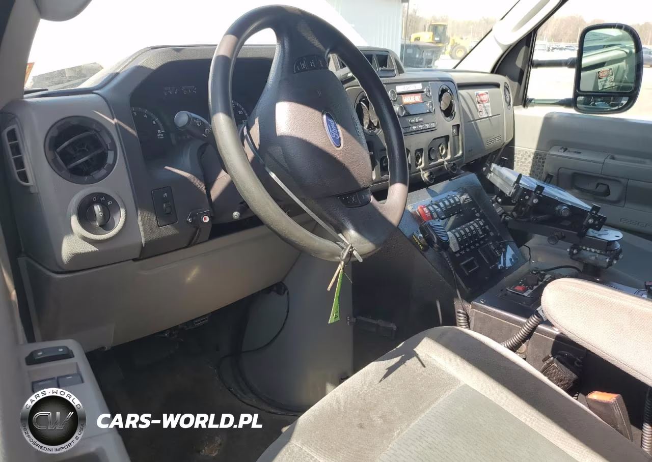 2015 Ford Econoline E450 Super Duty Cutaway Van VIN:1FDXE4FS2FDA28895 - 8