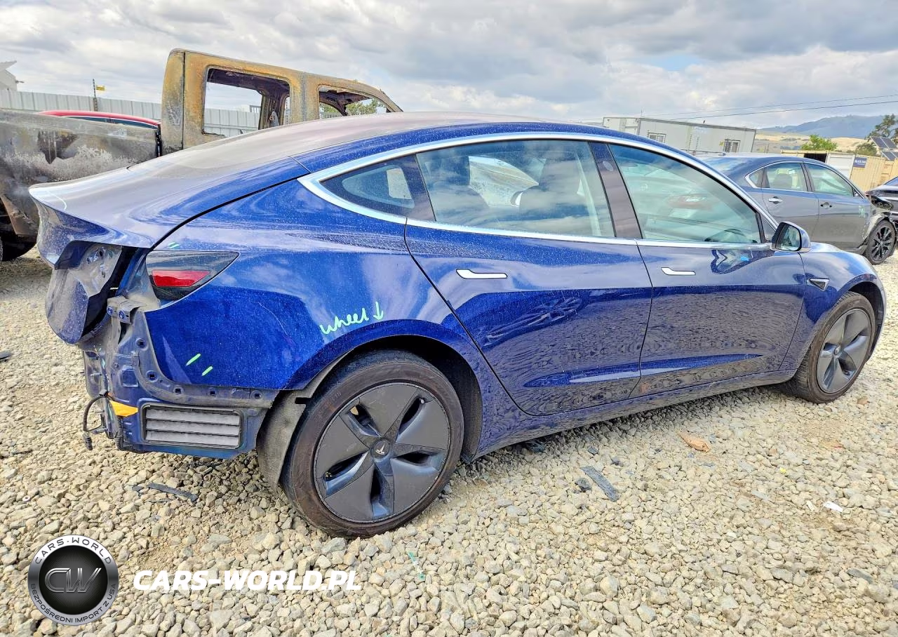 2018 Tesla Model 3 VIN:5YJ3E1EA9JF003021 - 3
