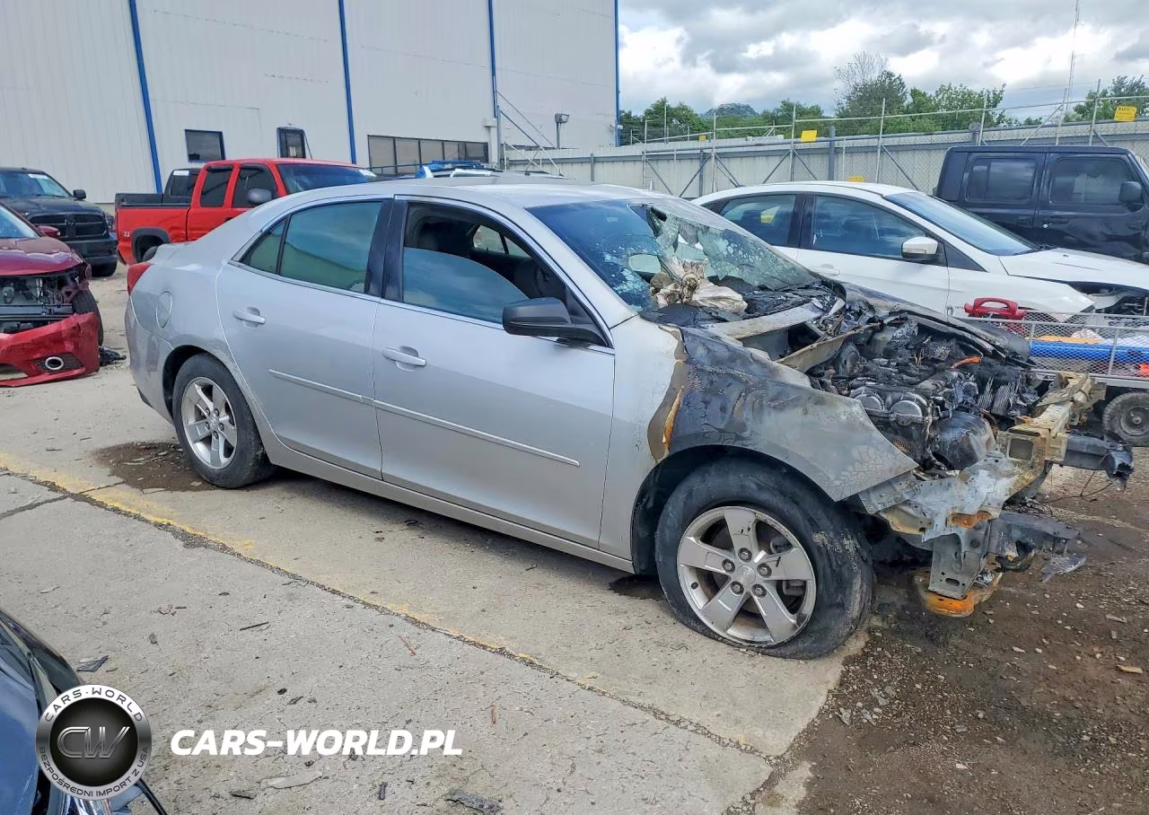 2015 Chevrolet Malibu Ls VIN:1G11A5SL4FF146079 - 4