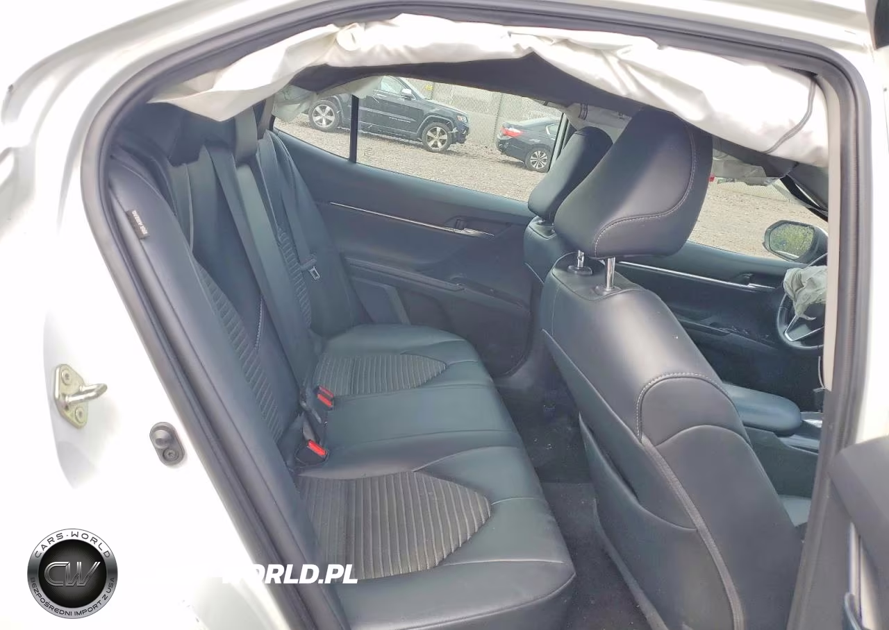 2020 Toyota Camry Se VIN:4T1G11AK8LU358344 - 10