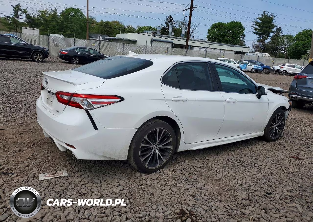 2020 Toyota Camry Se VIN:4T1G11AK8LU358344 - 3