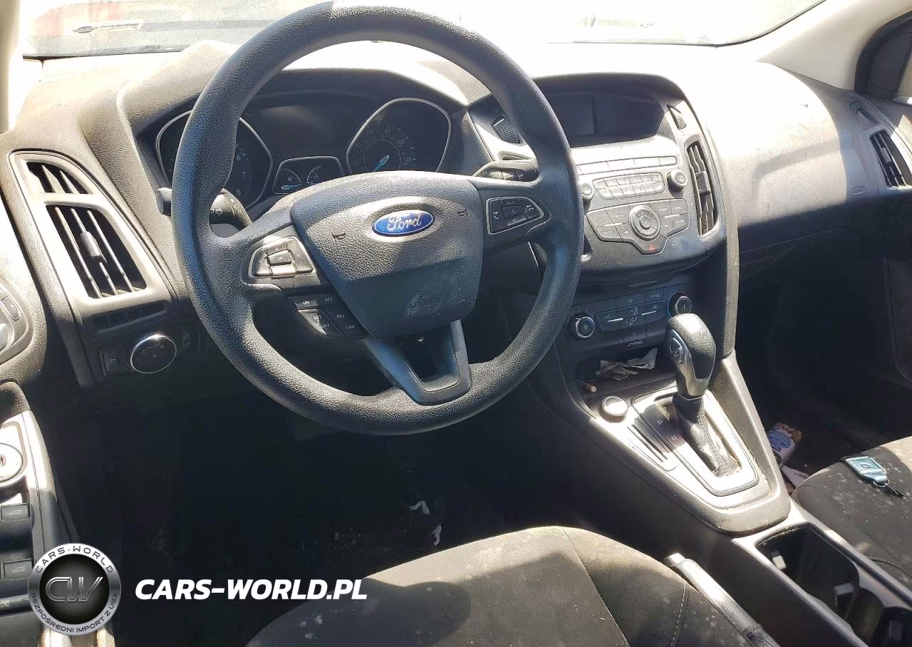 2018 Ford Focus Se VIN:1FADP3K21JL230567 - 8