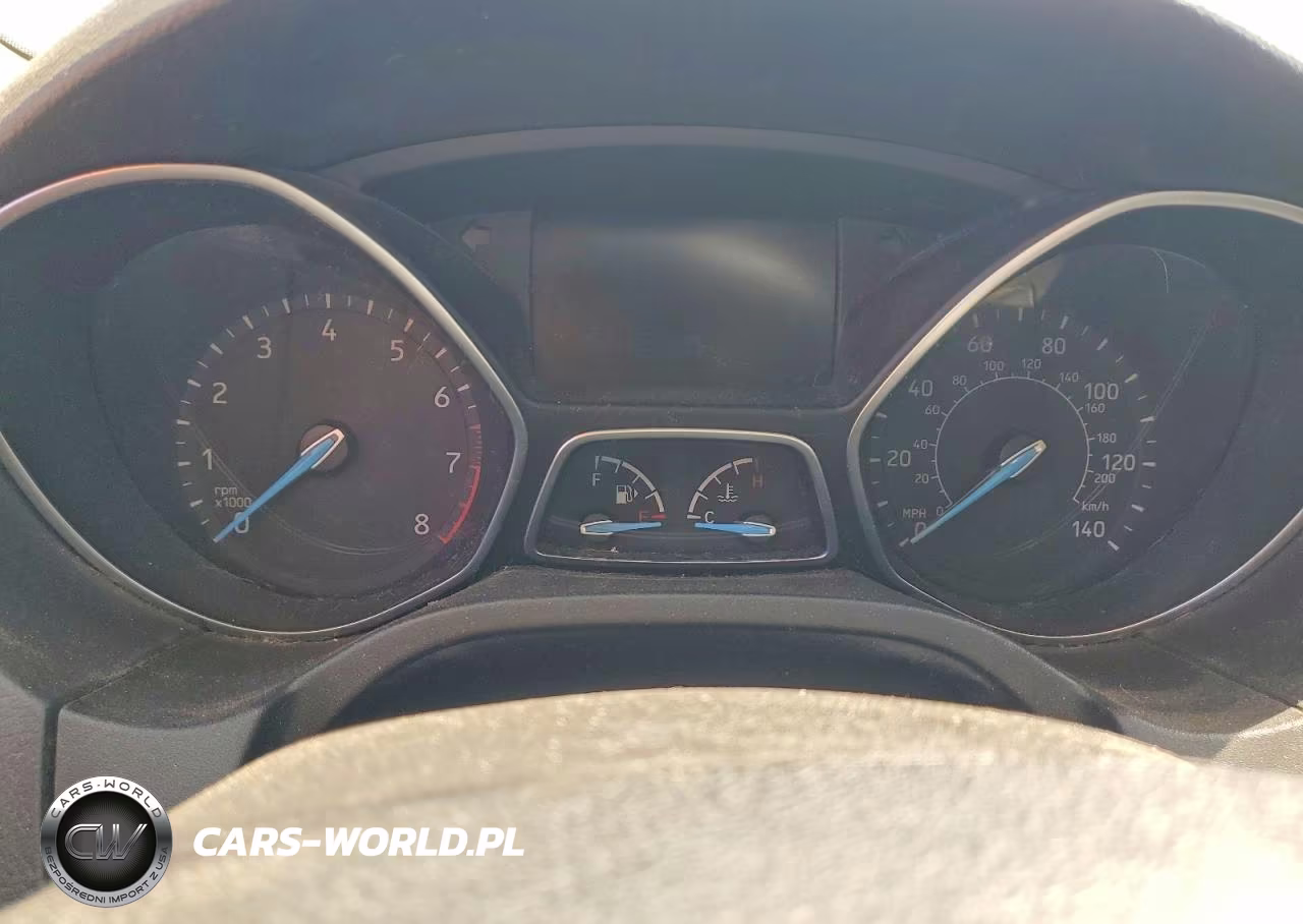 2018 Ford Focus Se VIN:1FADP3K21JL230567 - 9