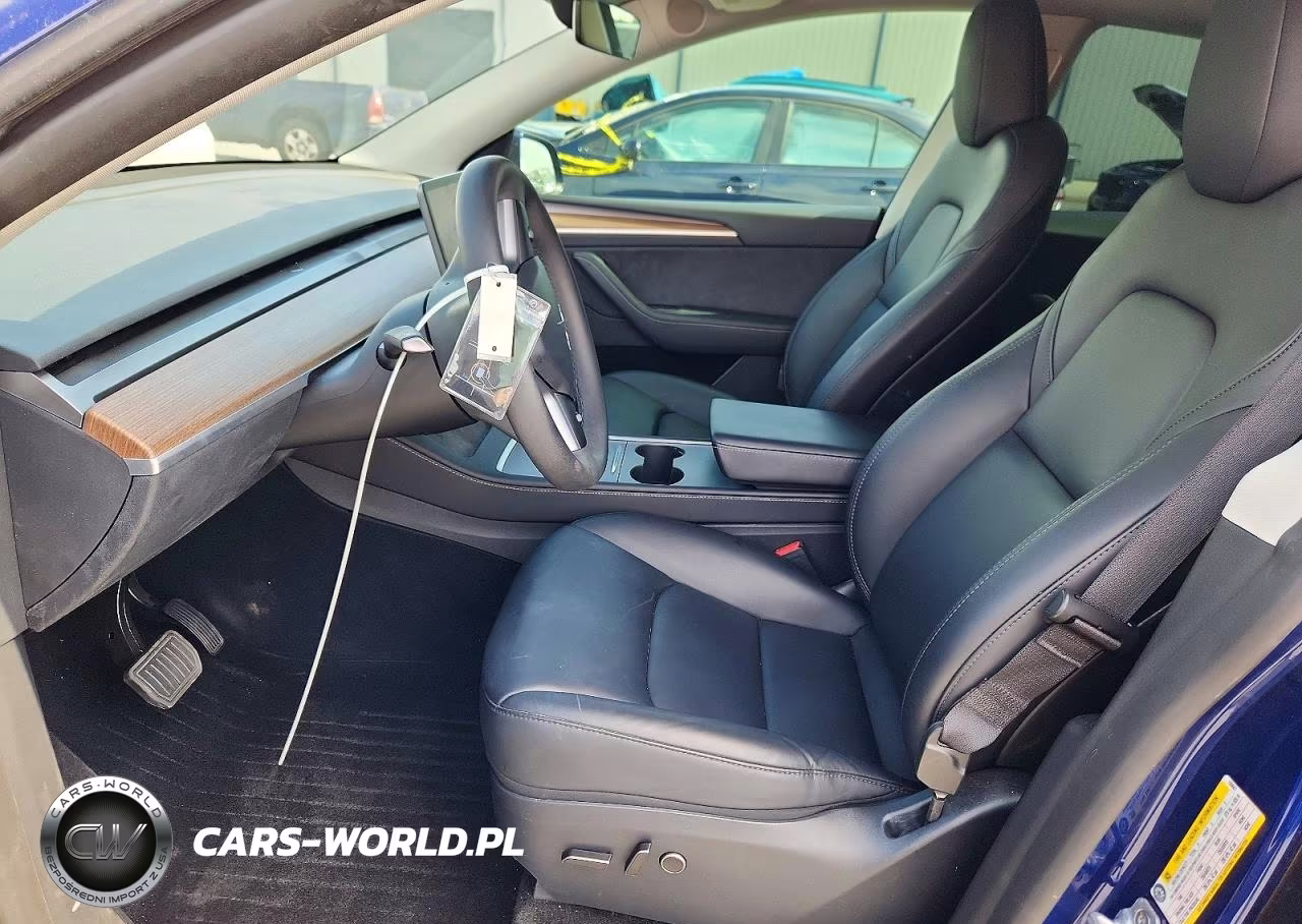 2024 Tesla Model Y VIN:7SAYGDED2RF155667 - 7