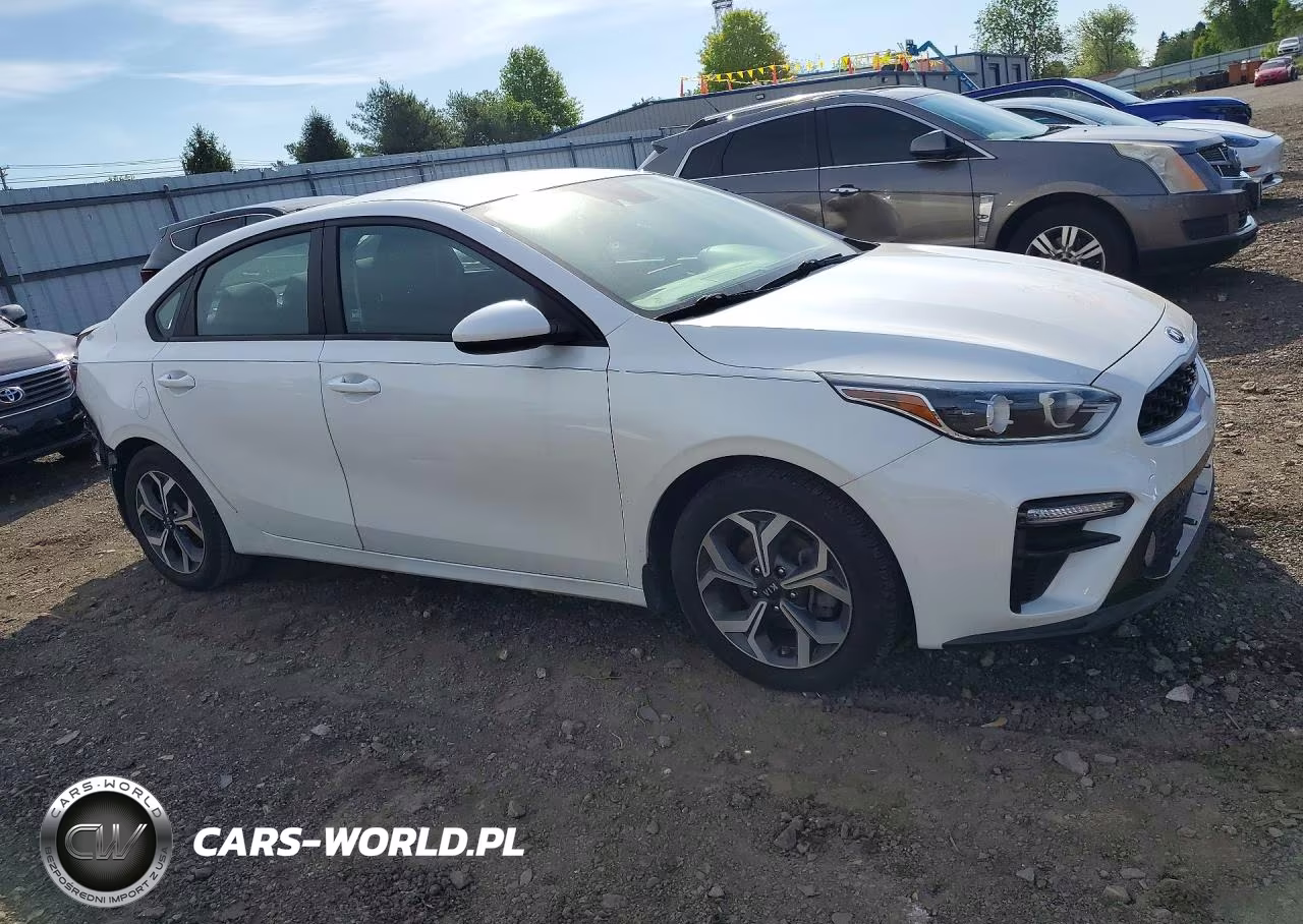 2021 Kia Forte Lxs VIN:3KPF24AD2ME386382 - 4