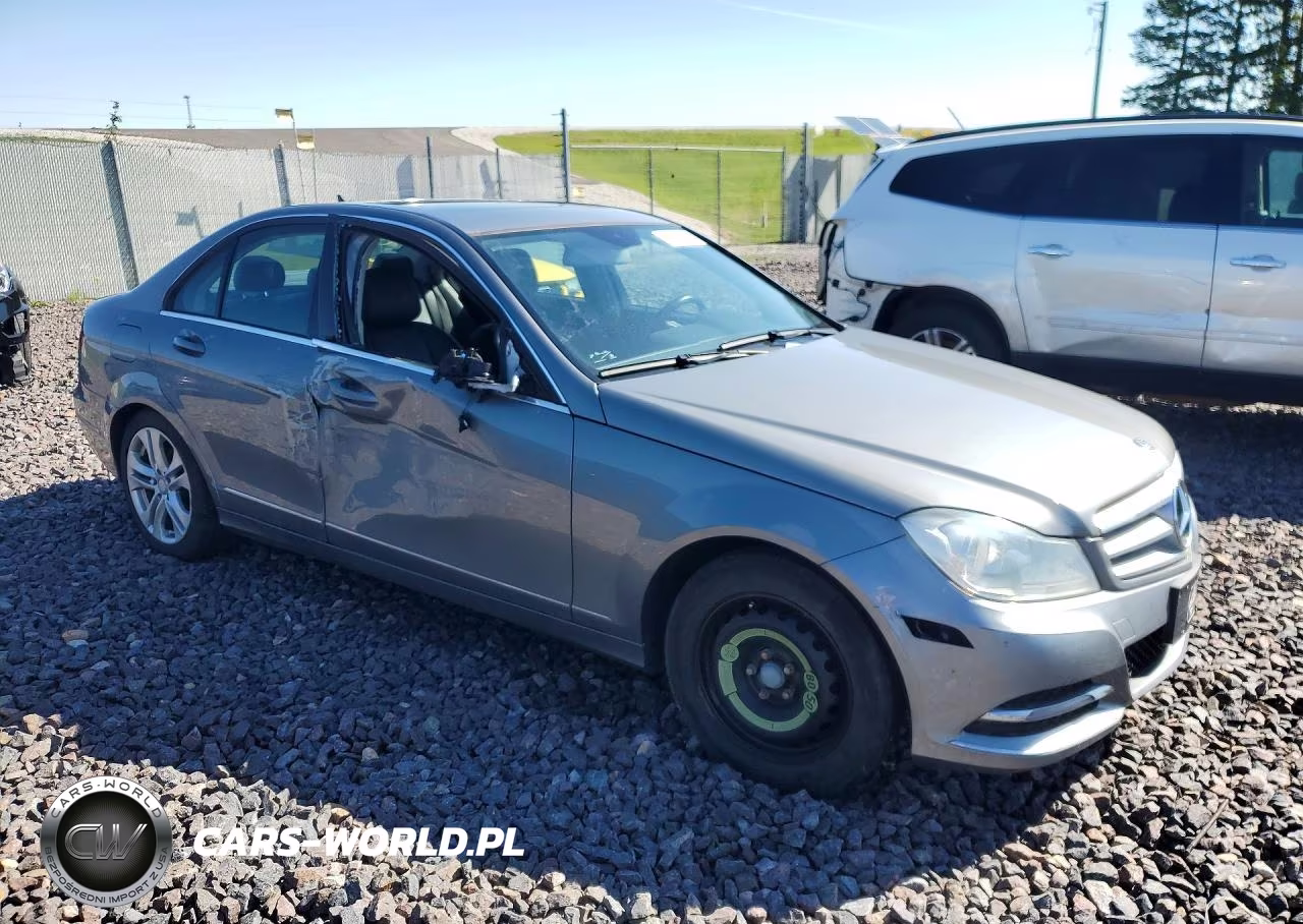 2012 Mercedes-Benz C 300 4Matic VIN:WDDGF8BBXCR211044 - 4