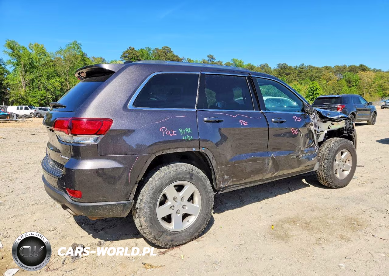 2020 Jeep Grand Cherokee Laredo VIN:1C4RJFAG0LC210975 - 3