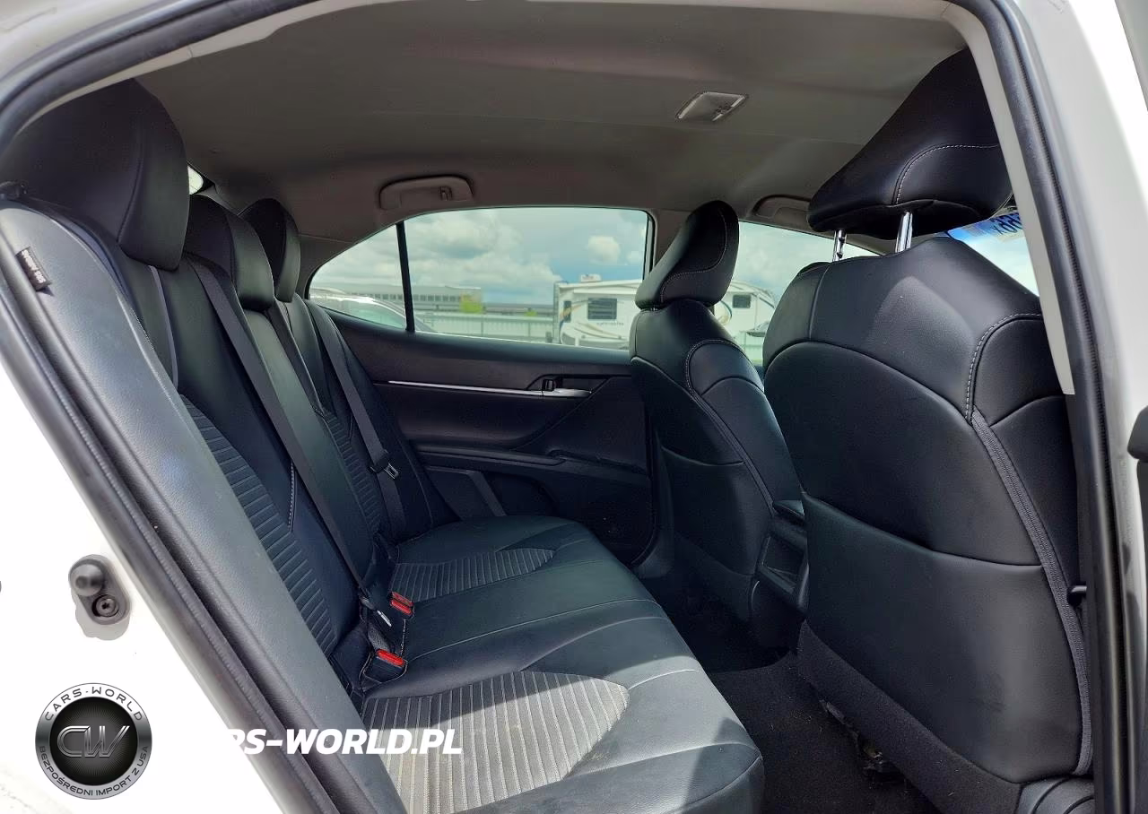 2020 Toyota Camry Se VIN:4T1G11AK7LU355578 - 10