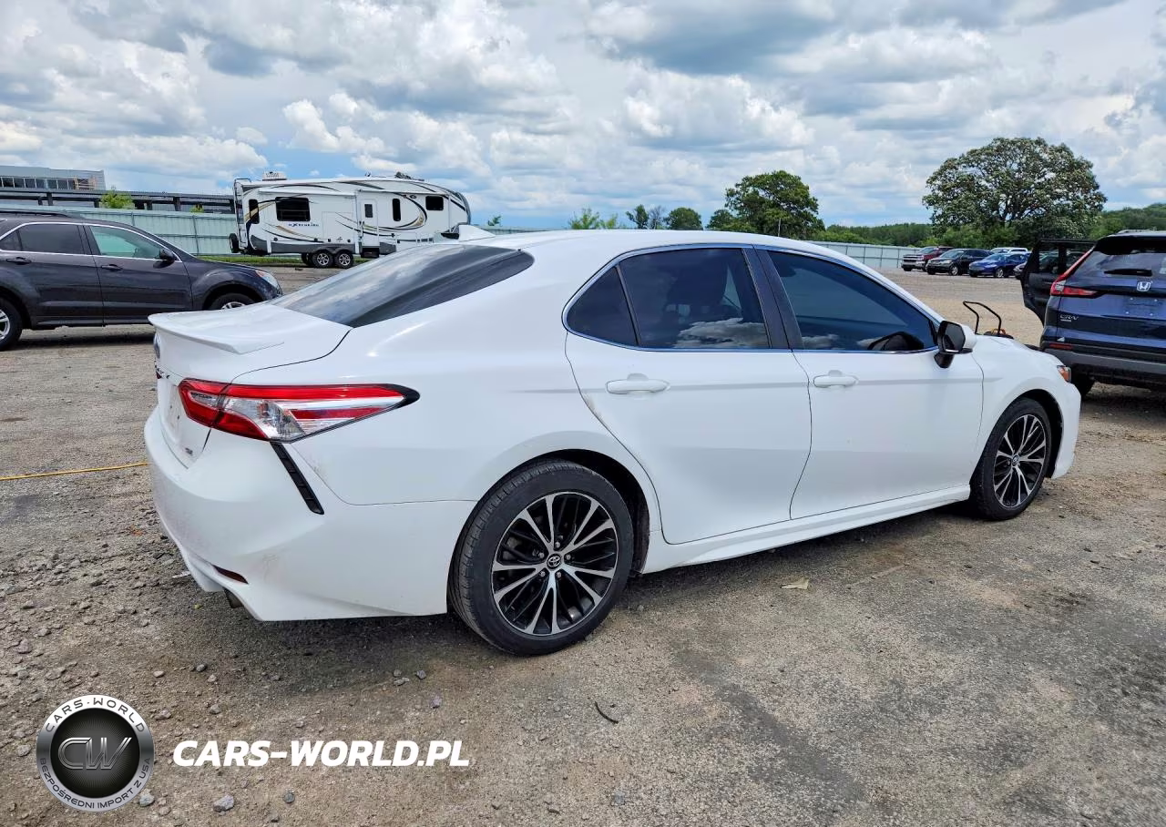 2020 Toyota Camry Se VIN:4T1G11AK7LU355578 - 3