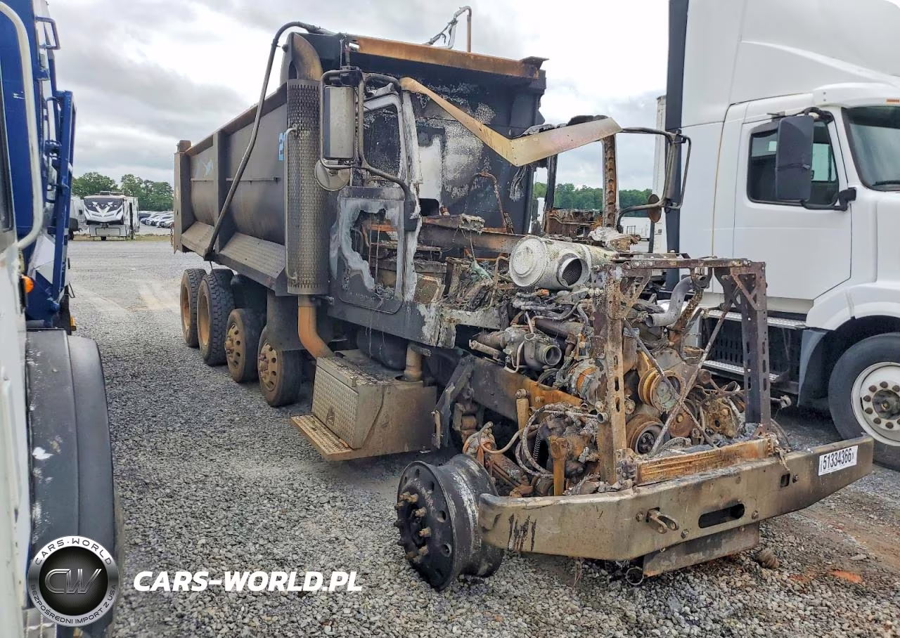 2009 Peterbilt 365 Dump Truck