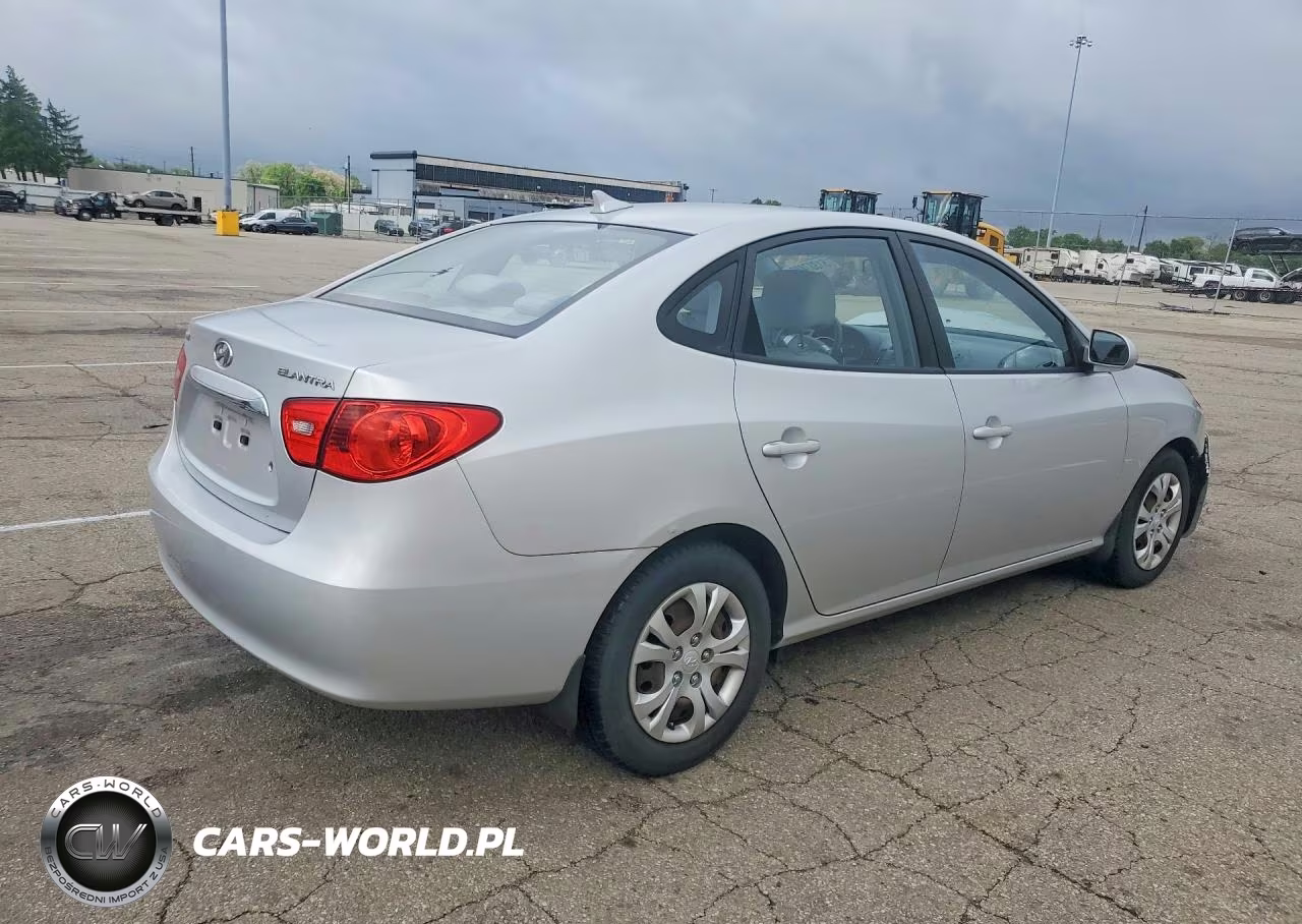 2010 Hyundai Elantra Gls VIN:KMHDU4AD0AU865779 - 3
