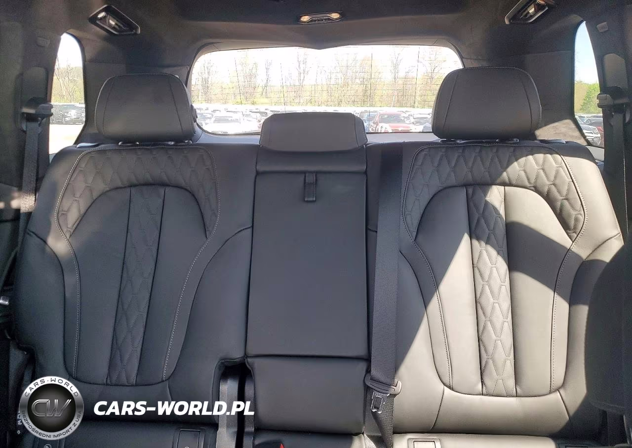 2026 BMW X7 M60I VIN:5UX33EM01T9075431 - 10
