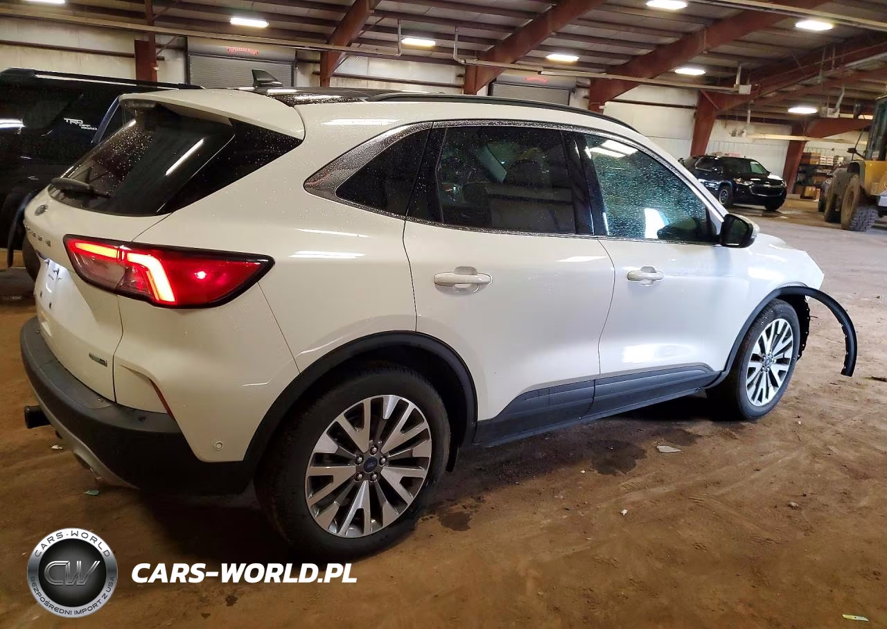 2020 Ford Escape Titanium VIN:1FMCU9J97LUC20537 - 3