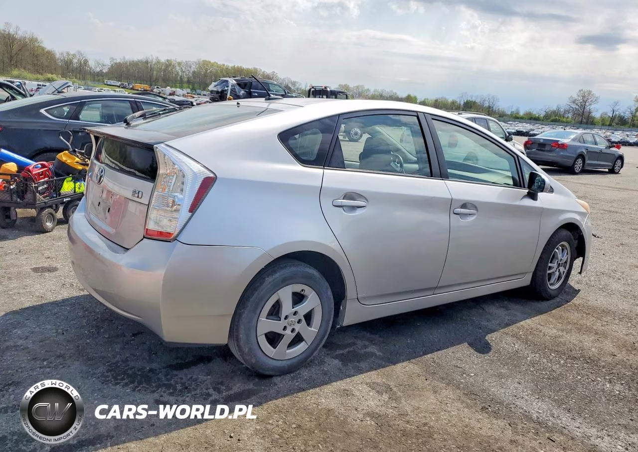 2011 Toyota Prius Two VIN:JTDKN3DU2B5306034 - 3