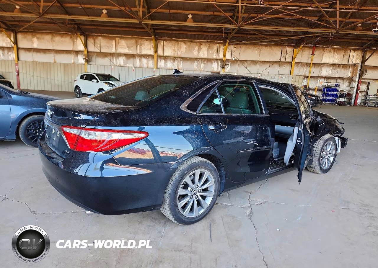 2016 Toyota Camry Xle VIN:4T1BF1FK4GU557921 - 3