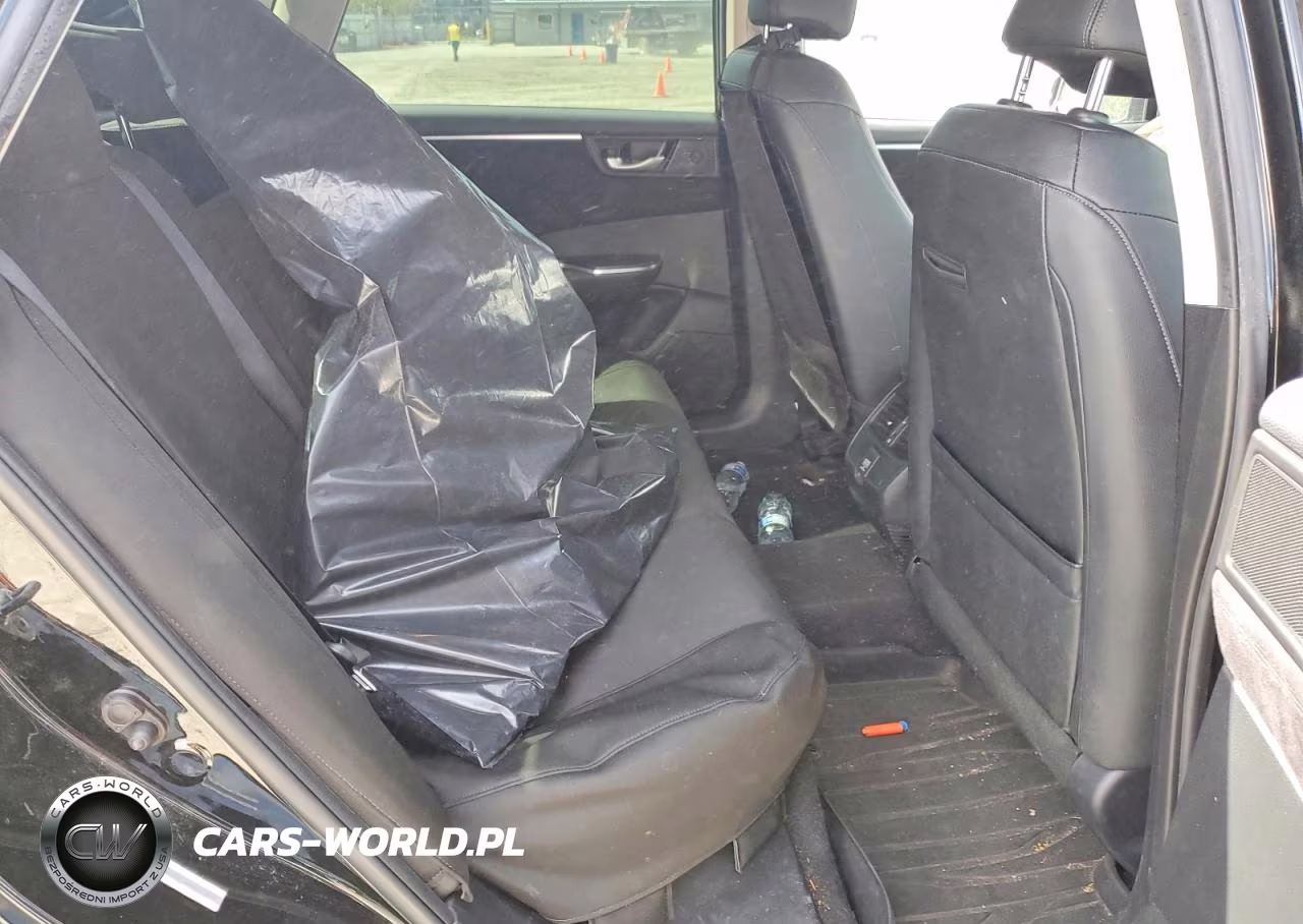 2019 Honda Clarity Touring VIN:JHMZC5F36KC002560 - 10