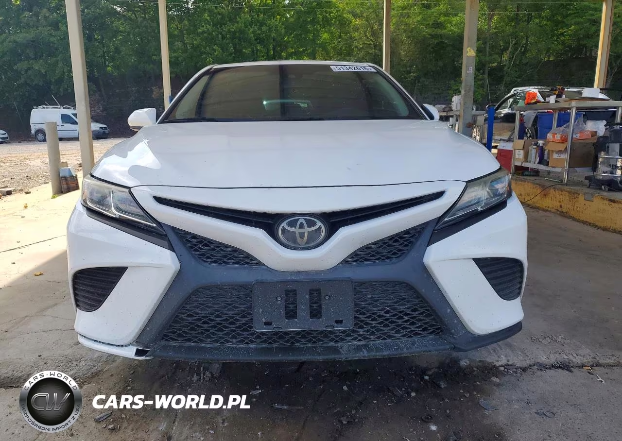 2018 Toyota Camry Se VIN:4T1B11HK5JU024401 - 5