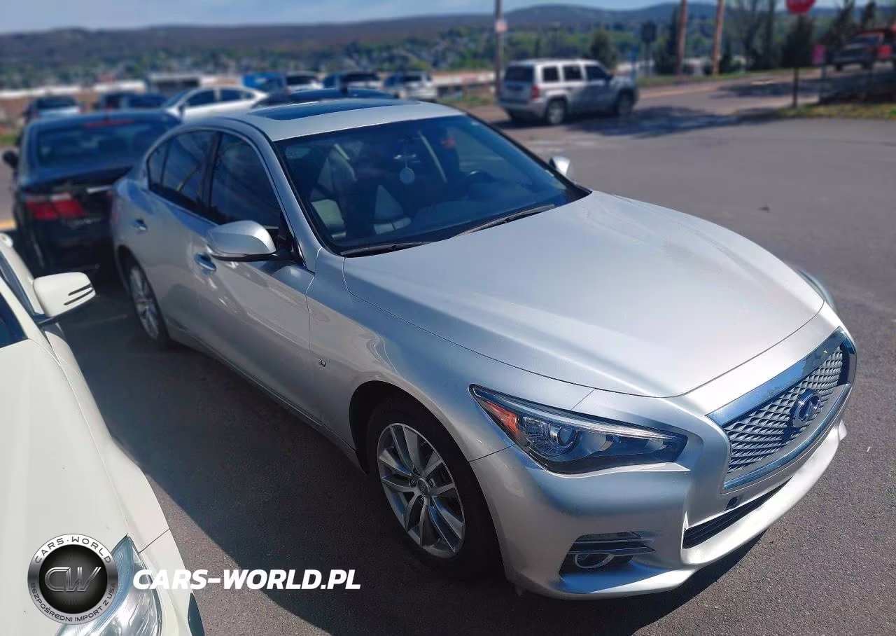 2015 Infiniti Q50