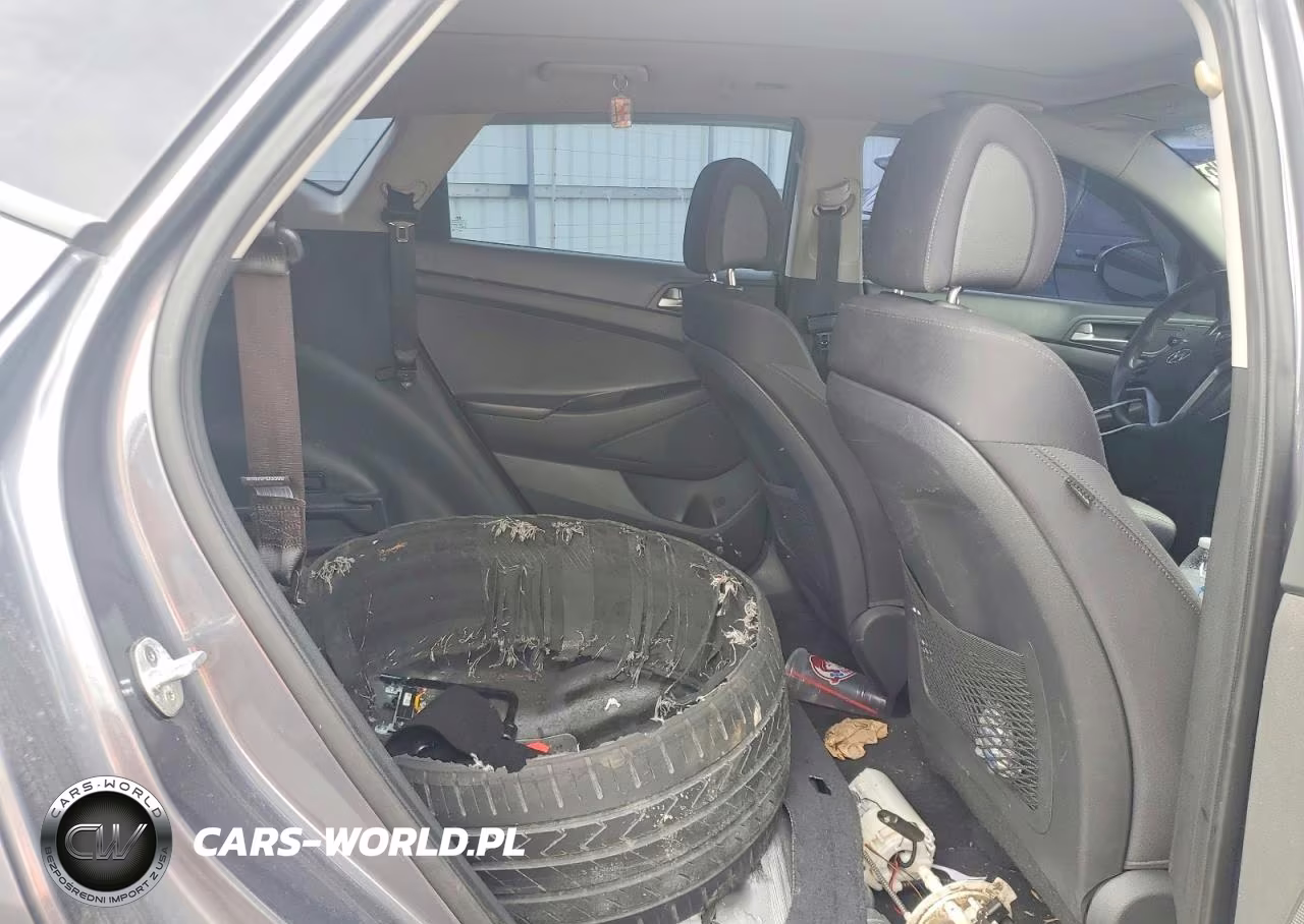 2018 Hyundai Tucson Value VIN:KM8J33A24JU701174 - 11