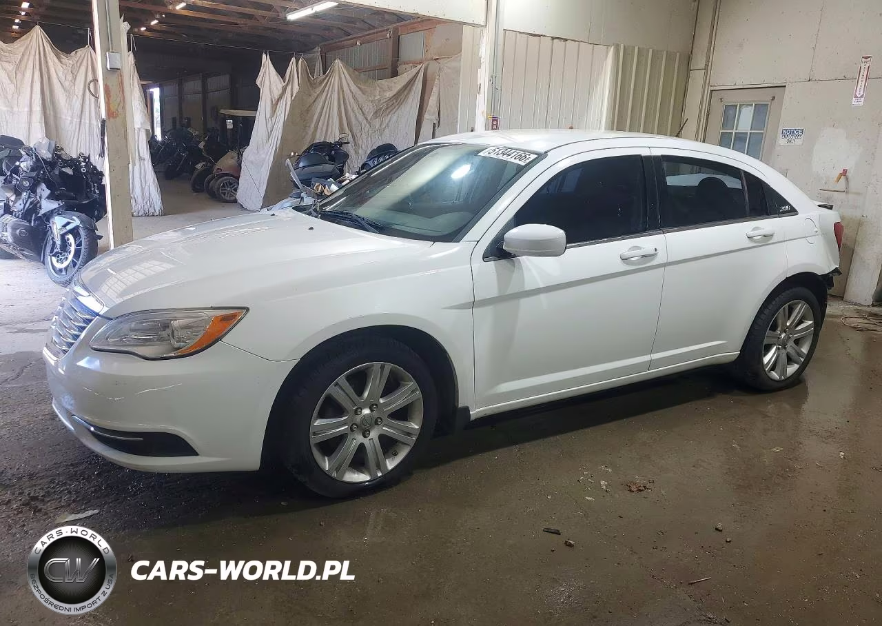 2013 Chrysler 200 Touring