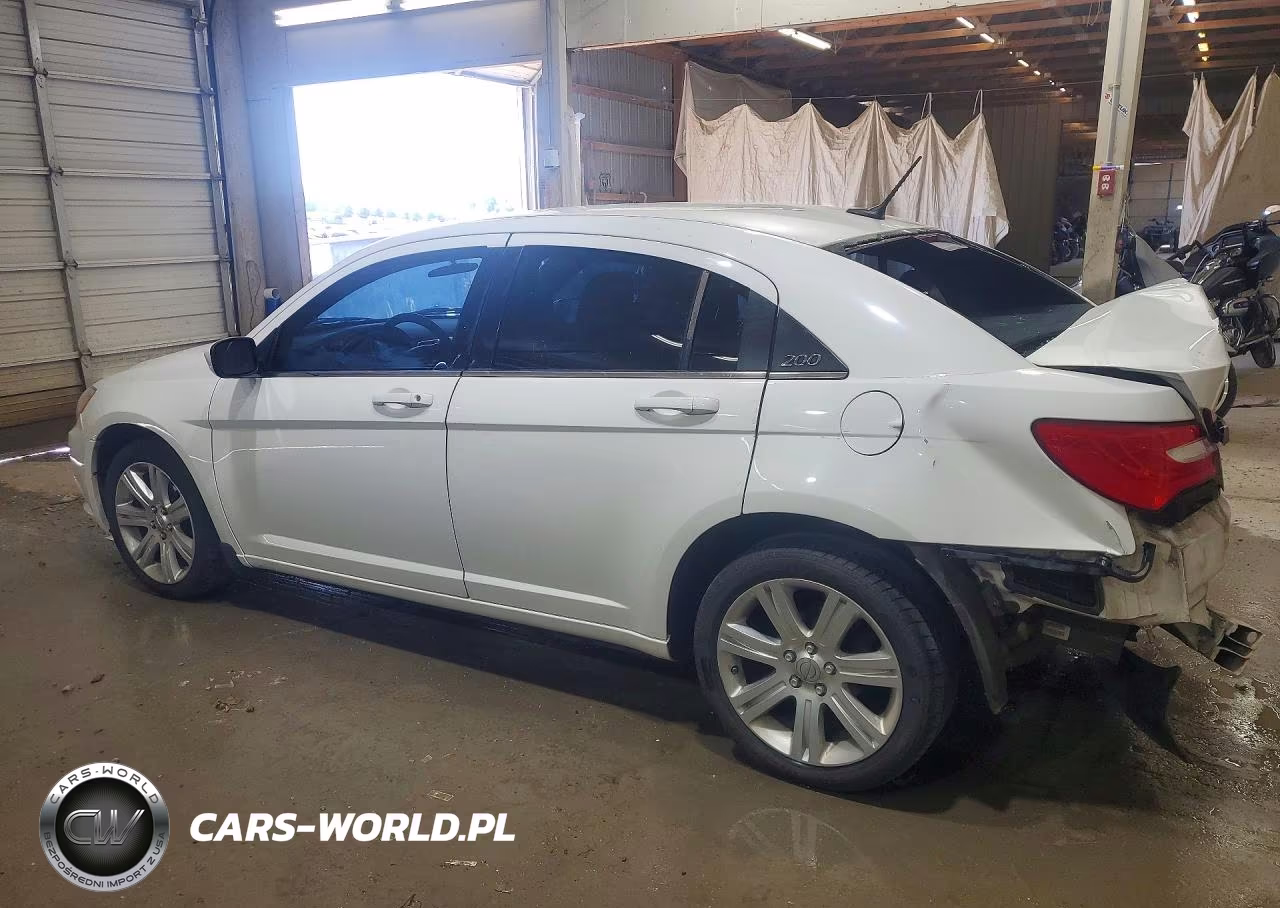 2013 Chrysler 200 Touring VIN:1C3CCBBB3DN722820 - 2