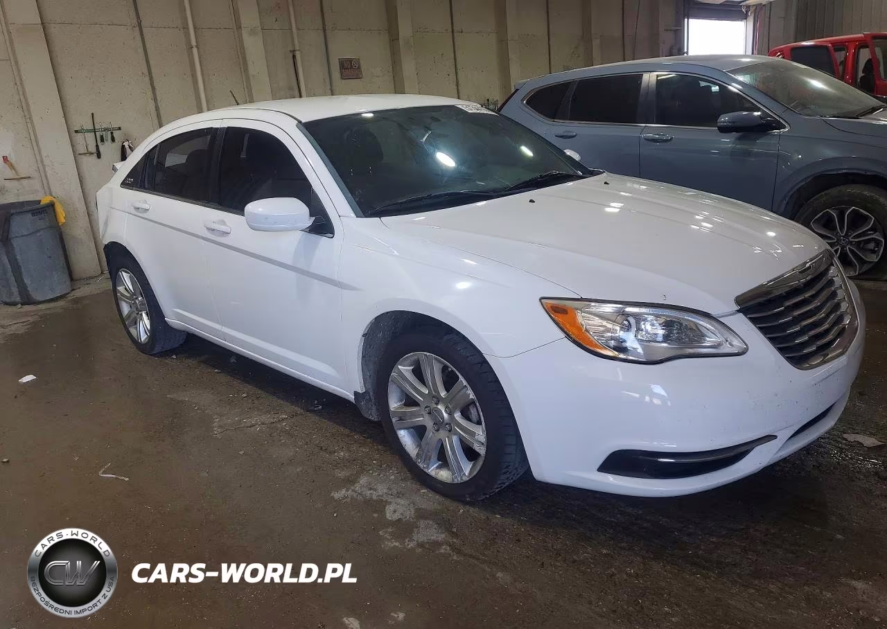 2013 Chrysler 200 Touring VIN:1C3CCBBB3DN722820 - 4