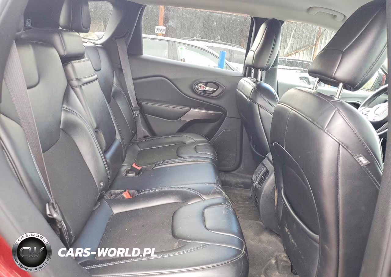 2019 Jeep Cherokee Latitude Plus VIN:1C4PJMLB8KD181814 - 11