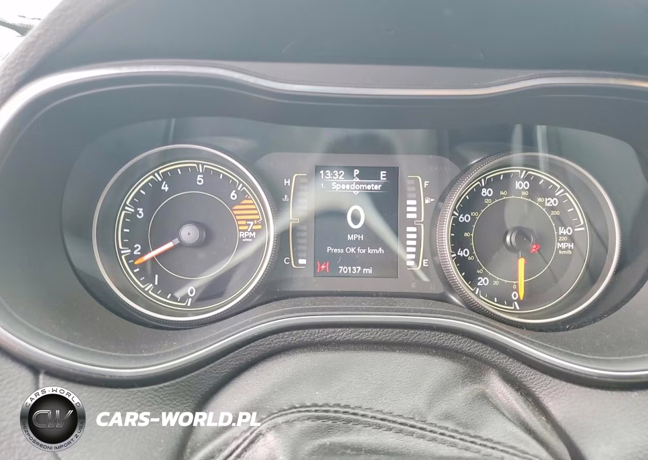 2019 Jeep Cherokee Latitude Plus VIN:1C4PJMLB8KD181814 - 9