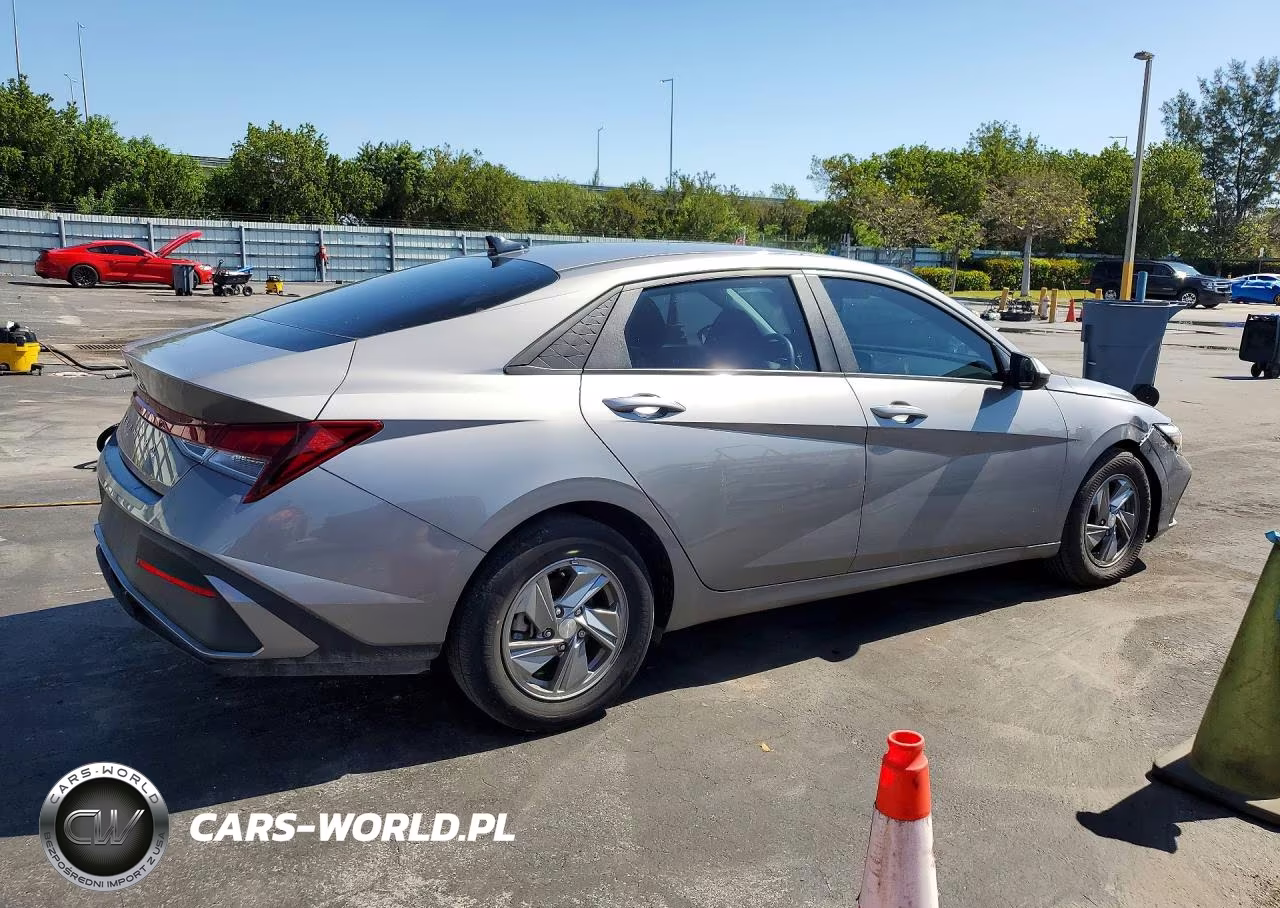 2024 Hyundai Elantra Se VIN:KMHLL4DG4RU801860 - 3