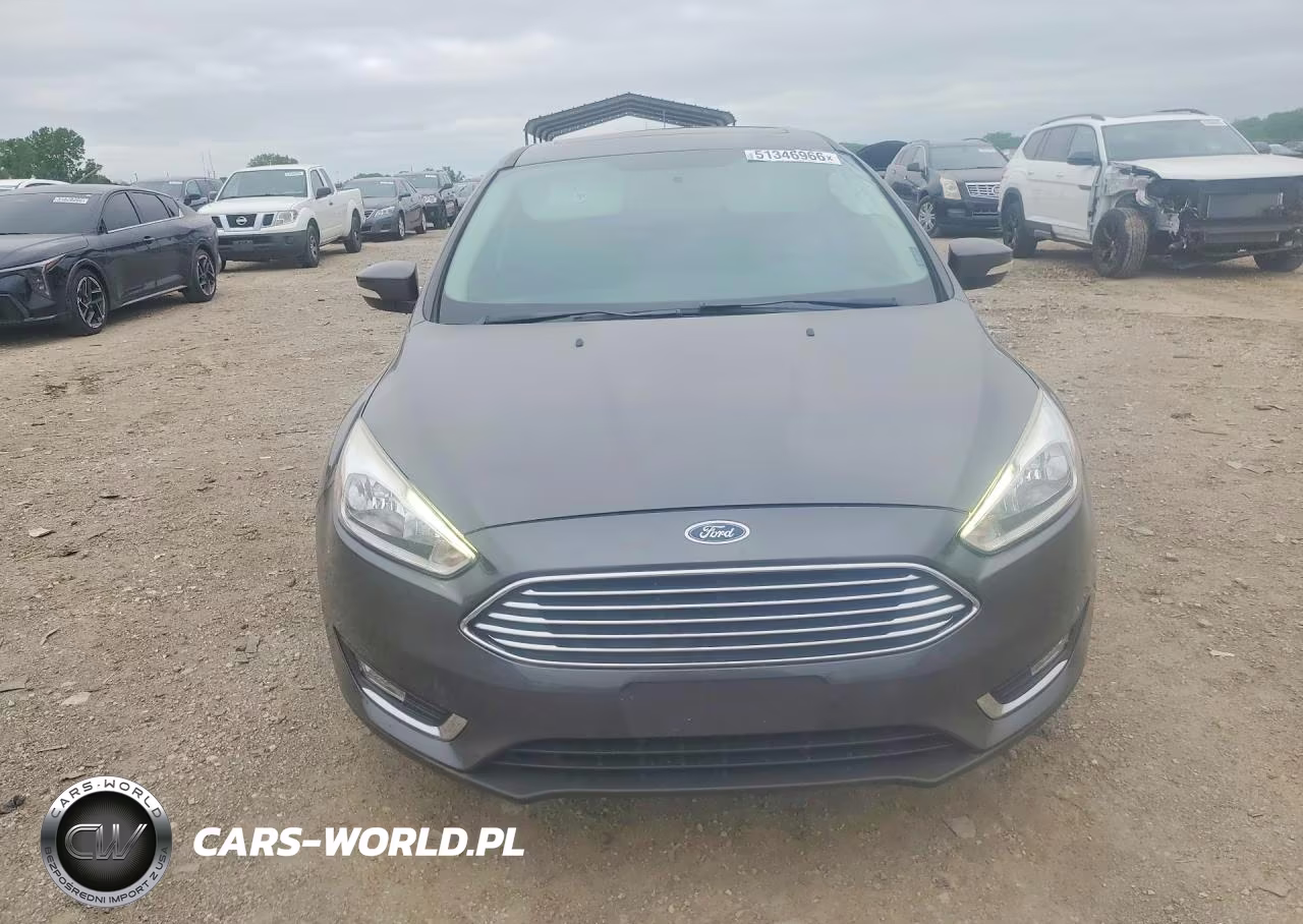 2018 Ford Focus Titanium VIN:1FADP3J20JL233204 - 5