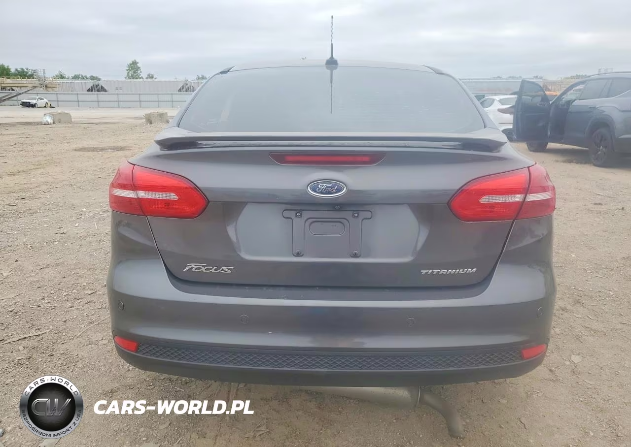 2018 Ford Focus Titanium VIN:1FADP3J20JL233204 - 6