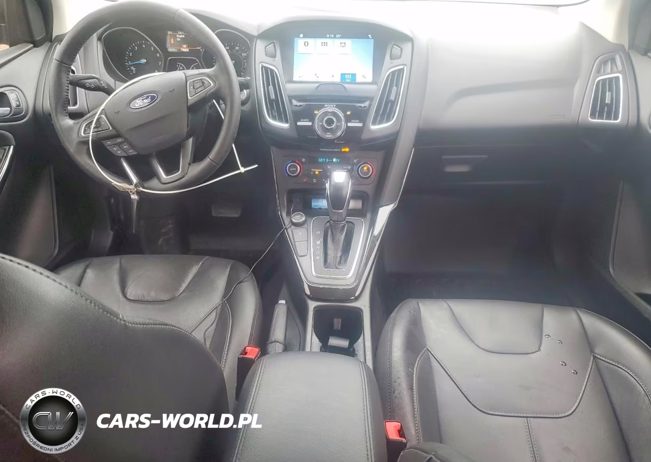2018 Ford Focus Titanium VIN:1FADP3J20JL233204 - 8