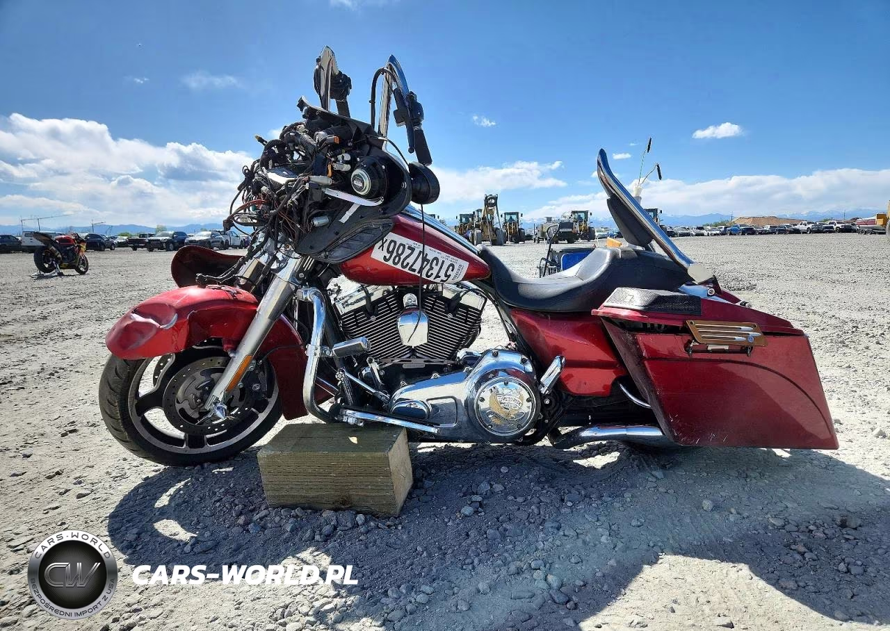2013 Harley-Davidson Flhx Street Glide VIN:1HD1KBM18DB684494 - 3