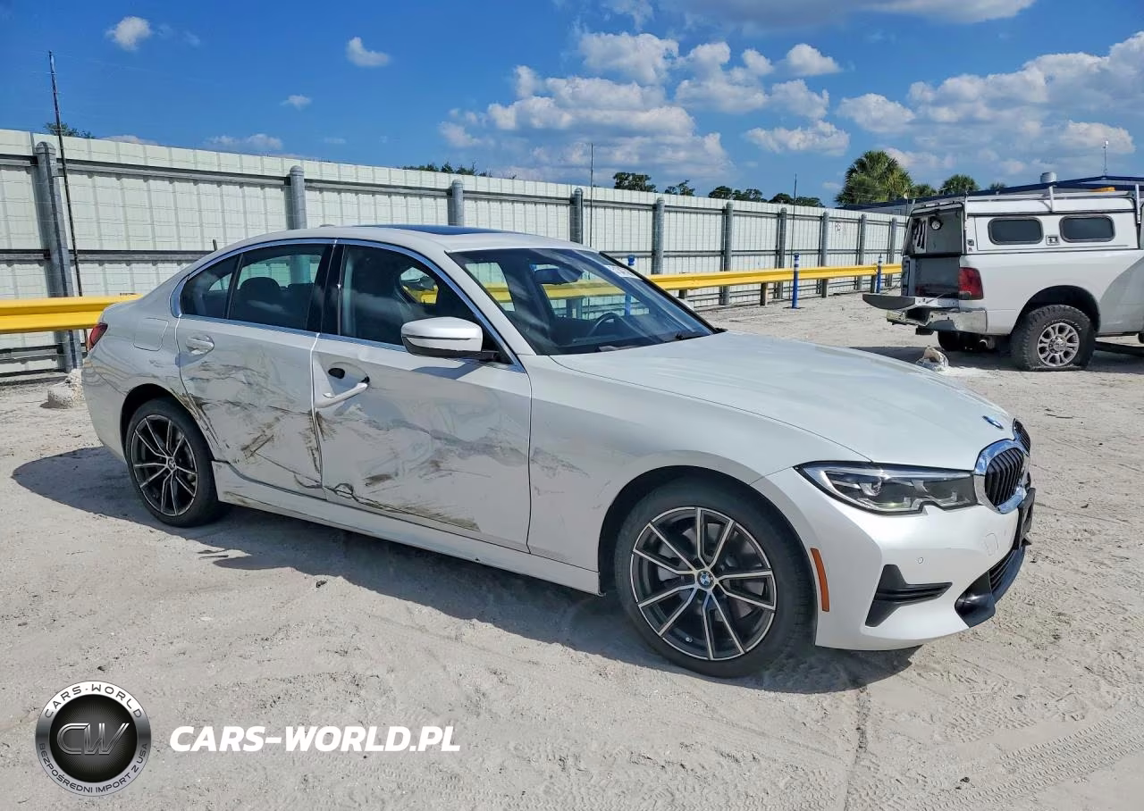 2019 BMW 330Xi VIN:WBA5R7C56KFH30622 - 4