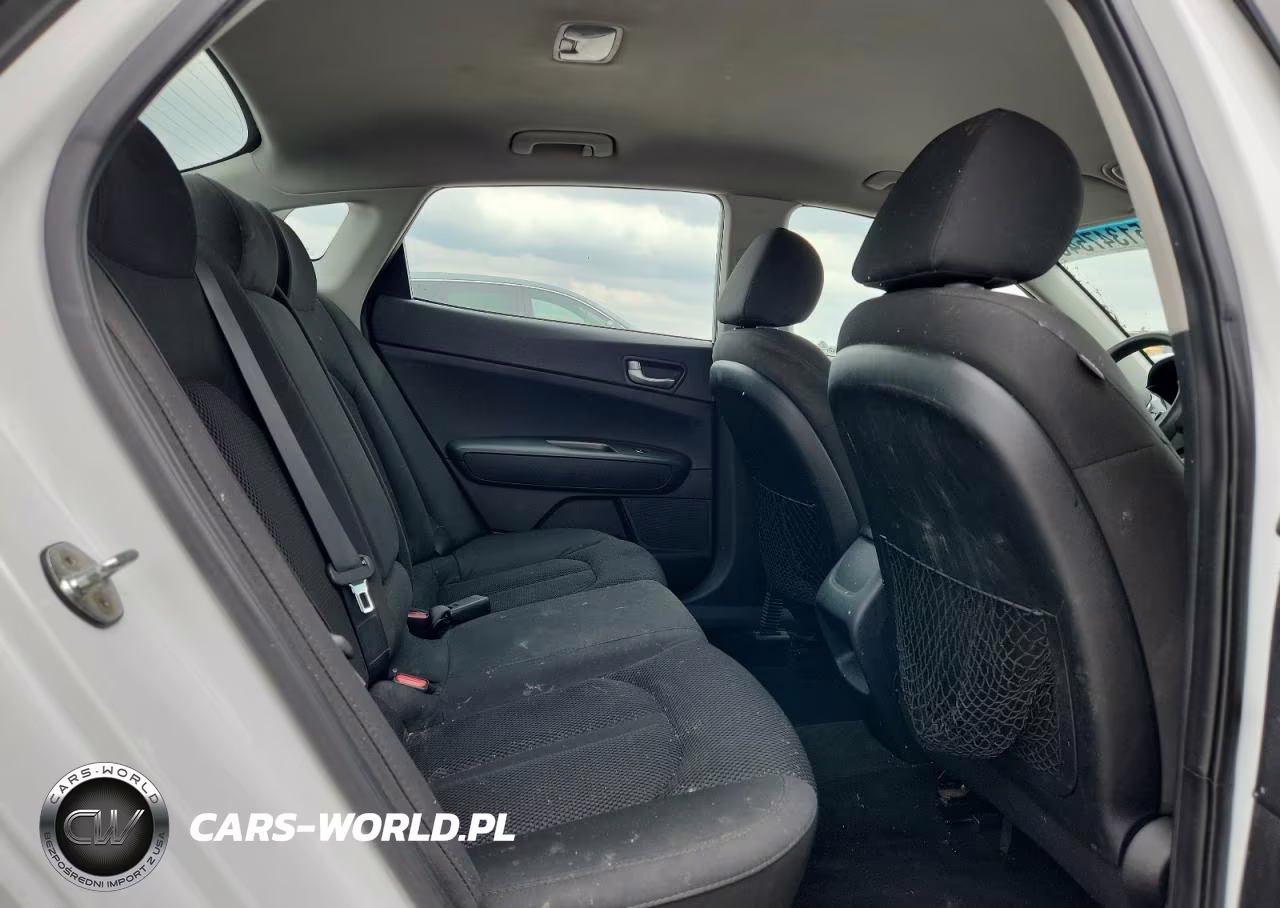 2019 Kia Optima Lx VIN:5XXGT4L37KG346194 - 10