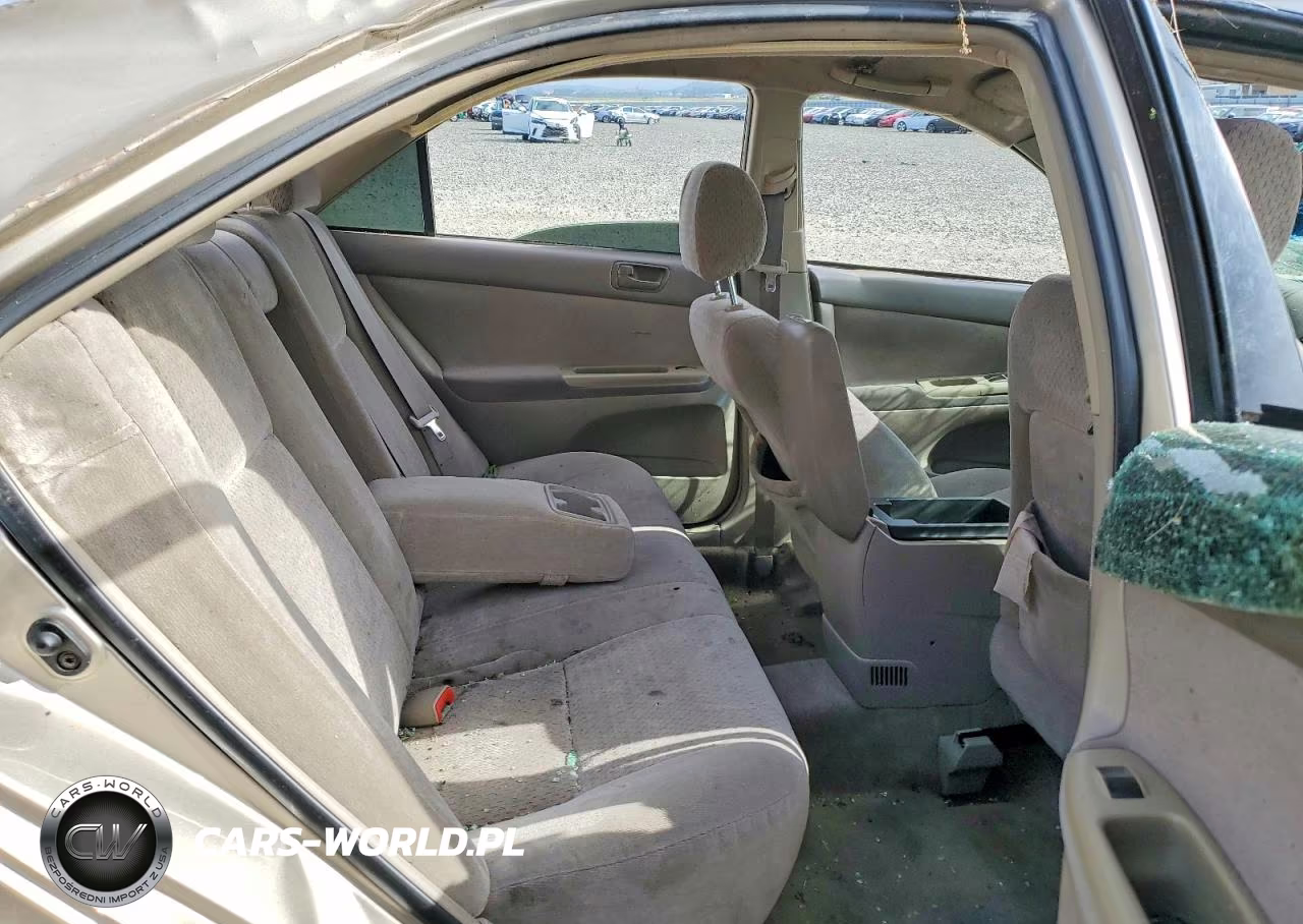 2004 Toyota Camry Le VIN:4T1BE32K14U354209 - 10