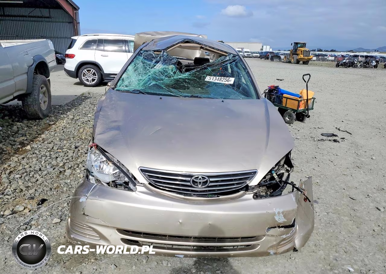 2004 Toyota Camry Le VIN:4T1BE32K14U354209 - 5