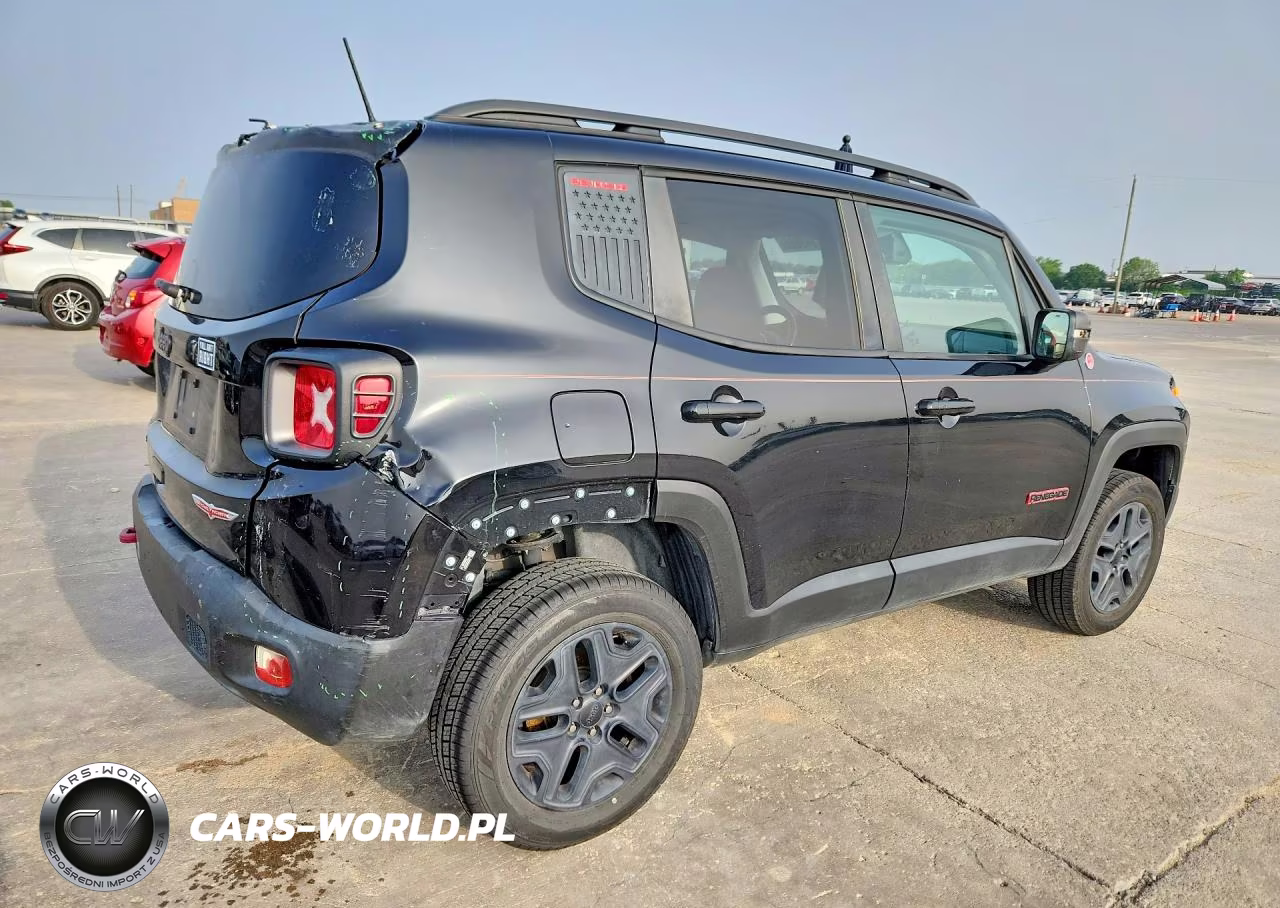 2018 Jeep Renegade Trailhawk VIN:ZACCJBCB6JPH49500 - 3
