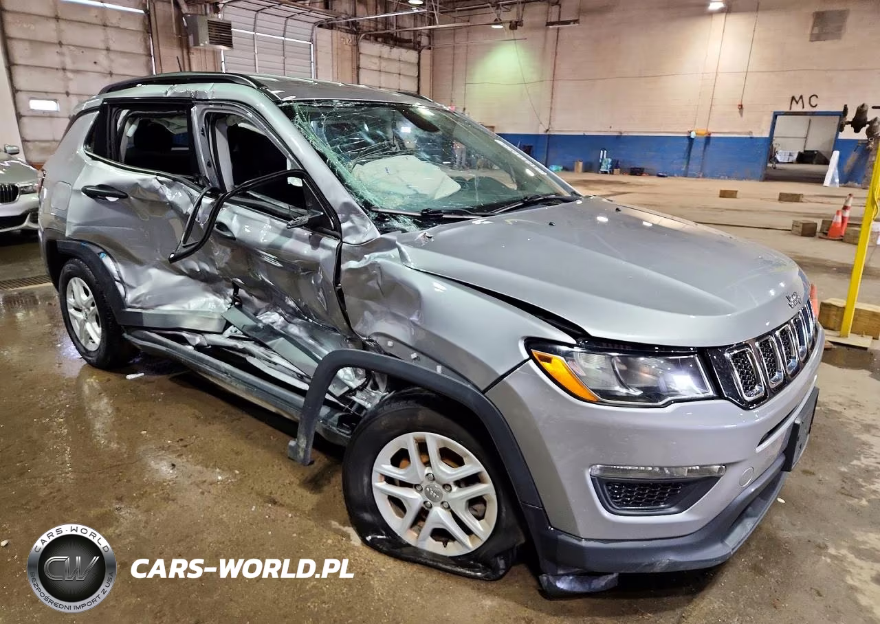 2018 Jeep Compass Sport VIN:3C4NJCAB5JT140585 - 4