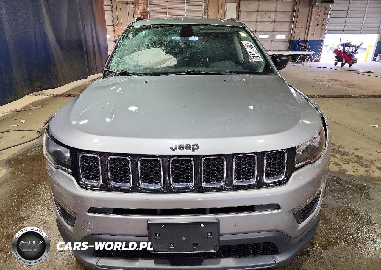 2018 Jeep Compass Sport VIN:3C4NJCAB5JT140585 - 5