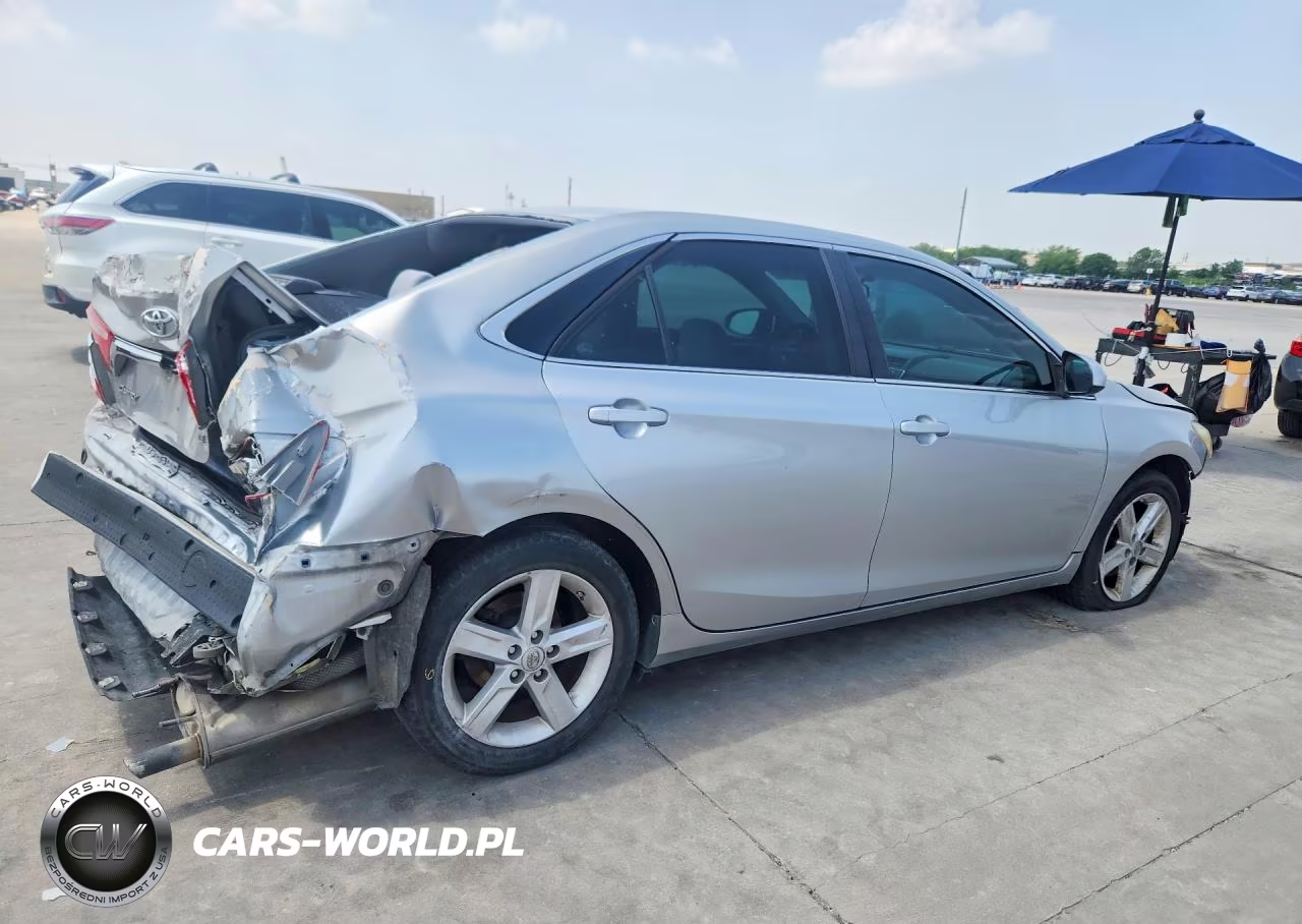 2016 Toyota Camry Le VIN:4T4BF1FK3GR518095 - 3