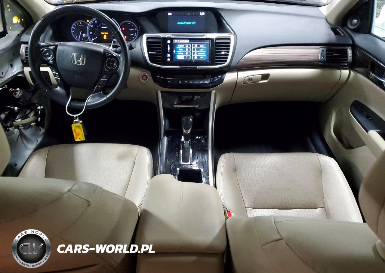2017 Honda Accord Touring VIN:1HGCR3F9XHA028552 - 8