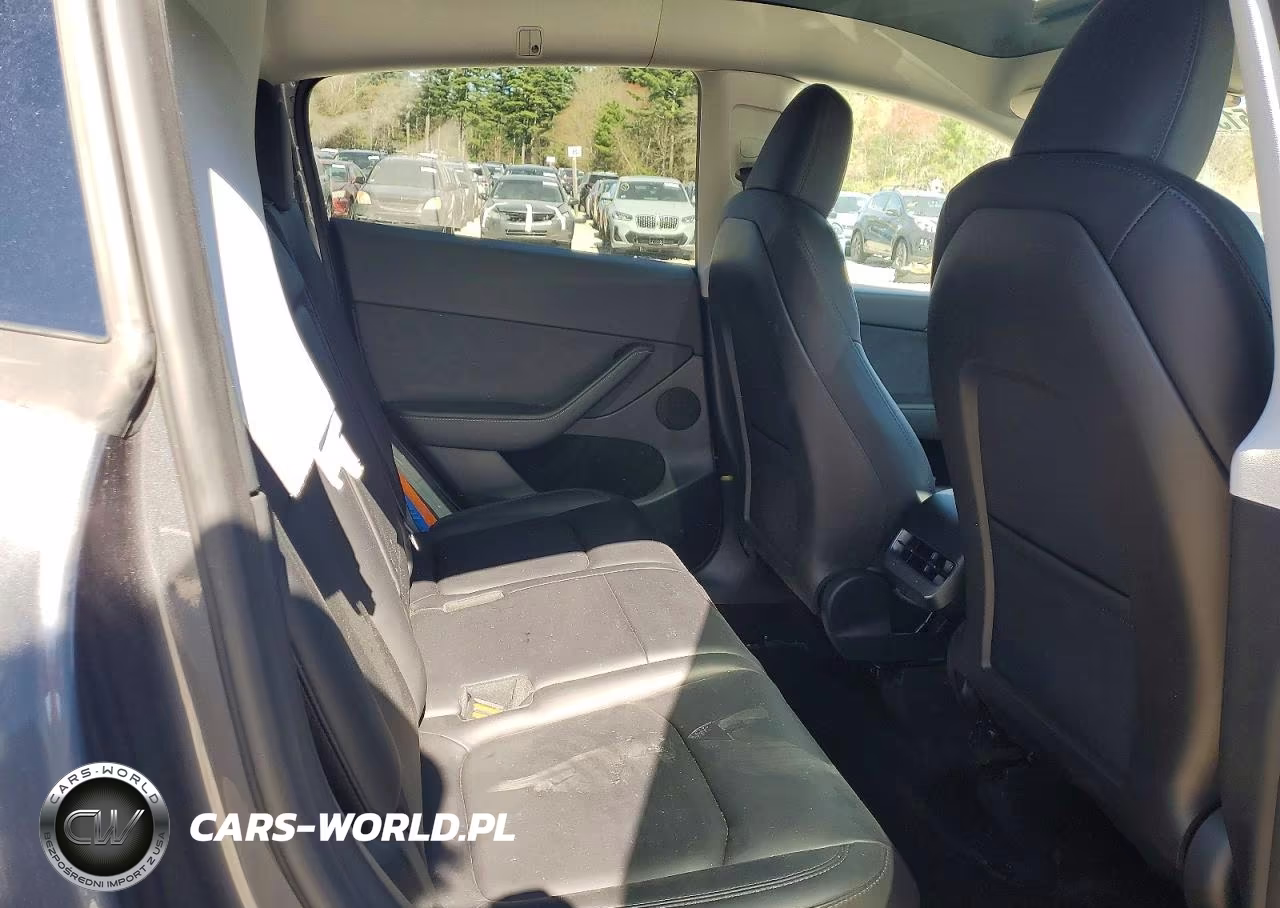 2023 Tesla Model Y VIN:7SAYGAEE5PF935196 - 10